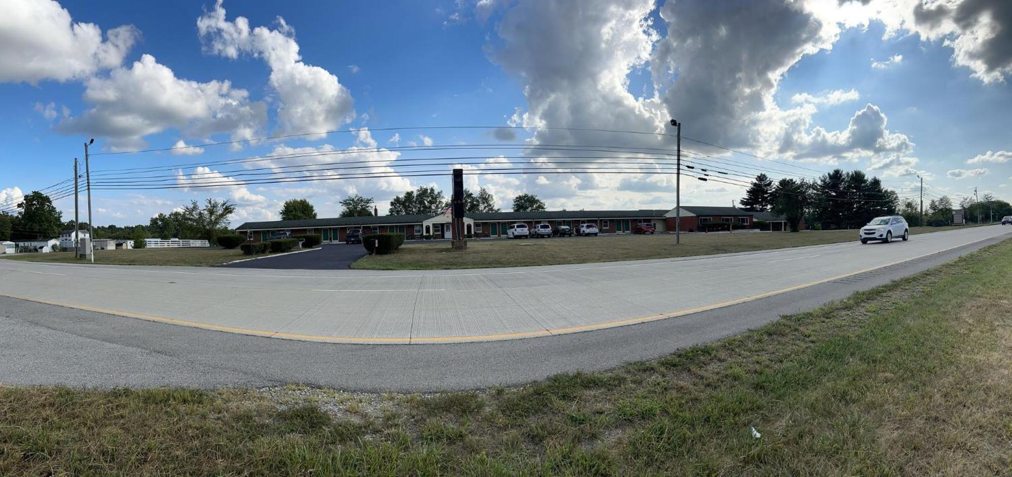 Hillcrest Motel By Oyo Aurora Near Lawrenceburg Eksteriør billede