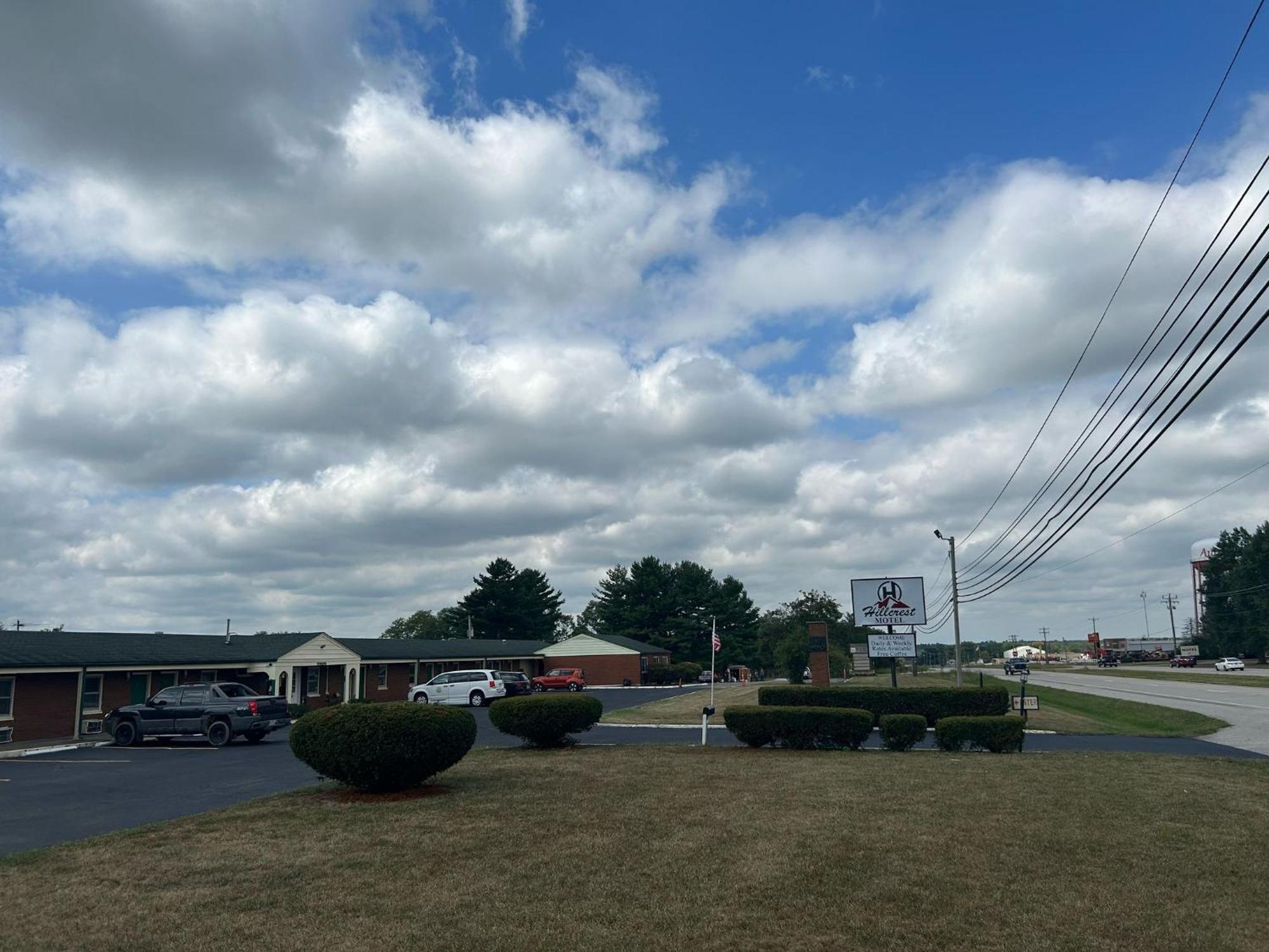 Hillcrest Motel By Oyo Aurora Near Lawrenceburg Eksteriør billede